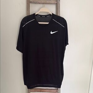 Nike Men's Black Sports Shirt